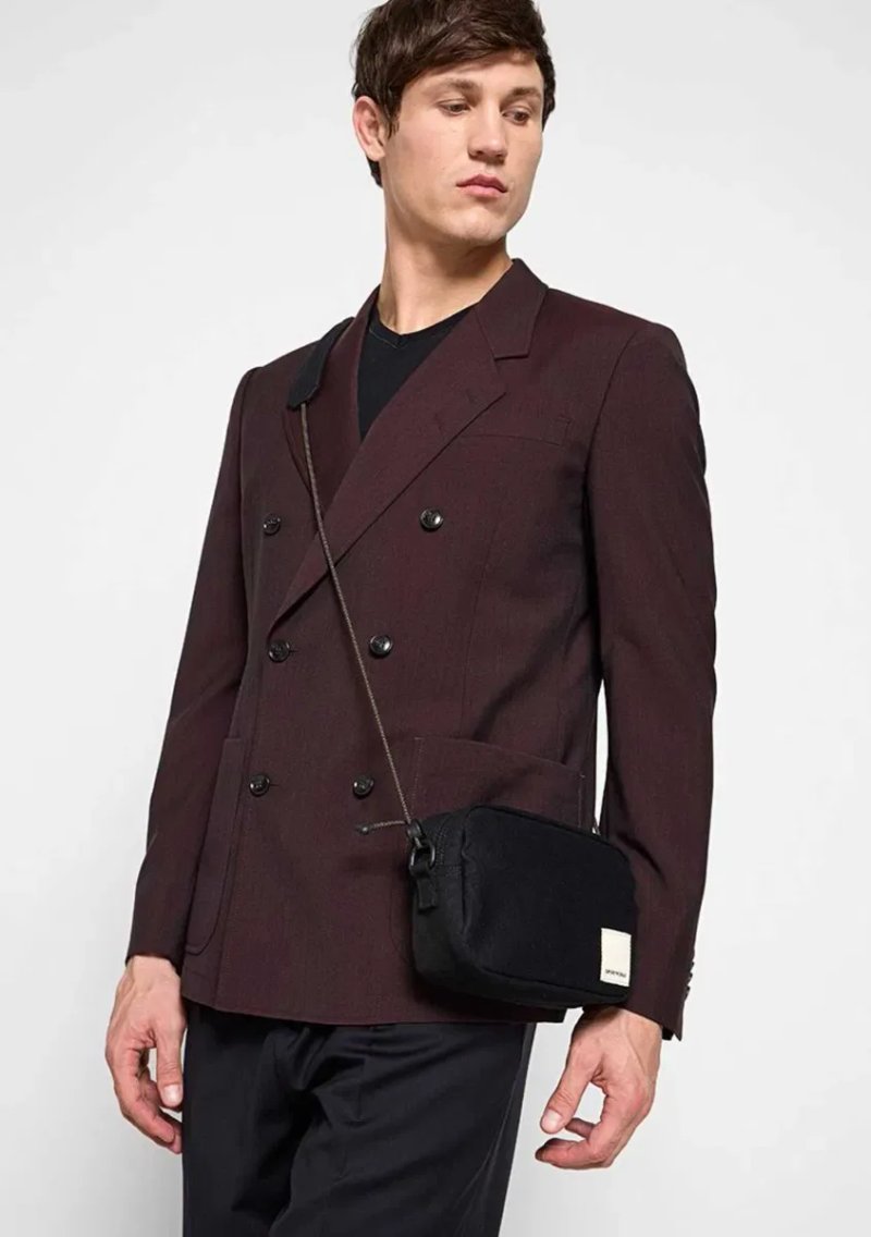 100% ОРИГІНАЛ Emporio Armani nylon crossbody bag NEW сумка чорна кросбоді через плече нейлонова унісекс практична на кожен день — фото 2