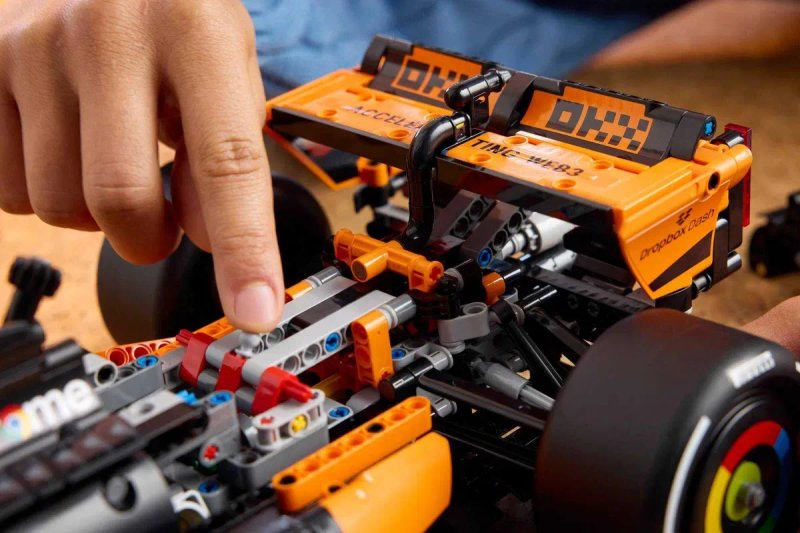 ‼️1675 деталей‼️Конструктор McLaren MCL39 F1 Car (42228)‼️НОВИНКА - Безерень 2026‼️Формула 1 Макларен — фото 6