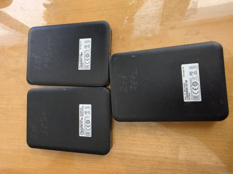 2.5 2tb 2000gb диск зовнішній Мала нароботка майже нові Стан гарний Смарт на фото