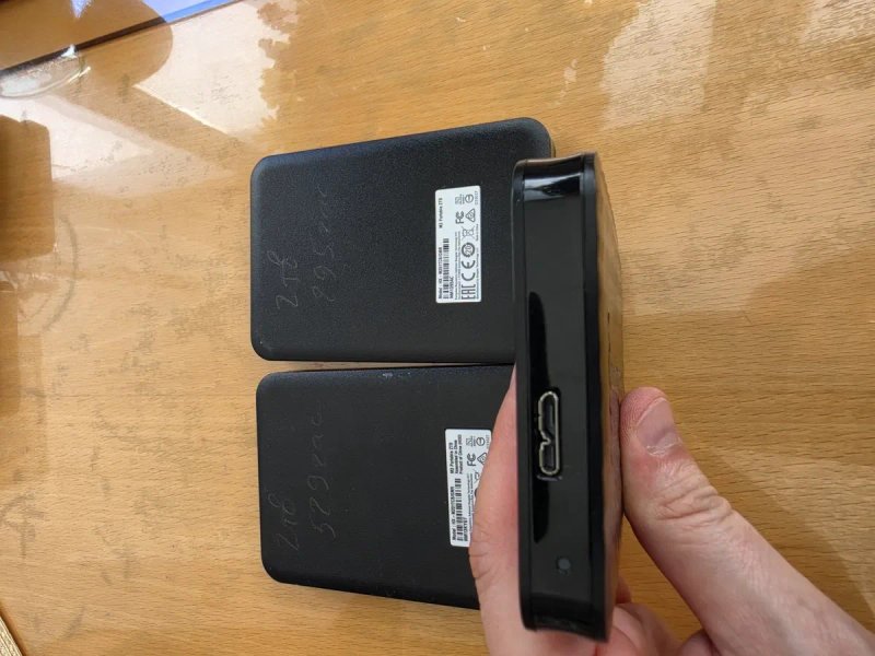 2.5 2tb 2000gb диск зовнішній Мала нароботка майже нові  Стан гарний Смарт на фото — фото 2