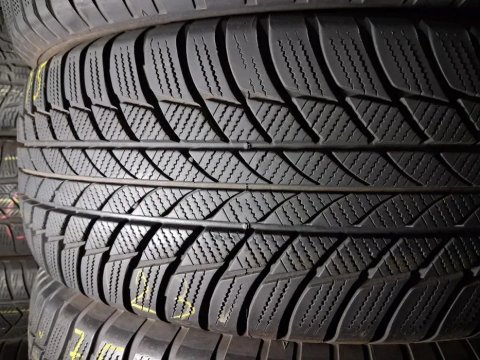 225/60 18 Bridgestone Blizzak LM 001 шини б/у зима Комплект , Пара