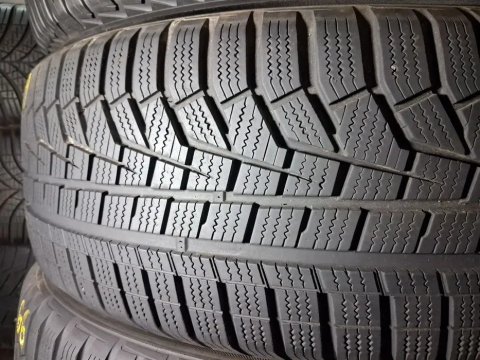 225/60 18 Hankook Icept Evo 2 шини б/у зима Комплект , Пара