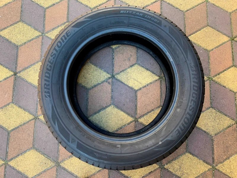 225/60 R18 104H Bridgestone Blizzak LM001 / Зимові шини / 2021 — фото 5