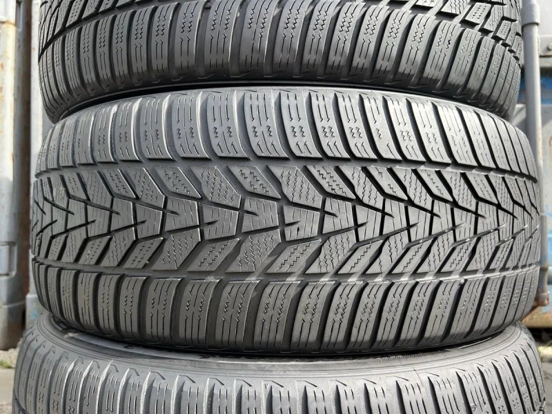 235/50 R19 Hankook 4шт 2022рік 5.5мм-6.3мм Залишок протектора — фото 3