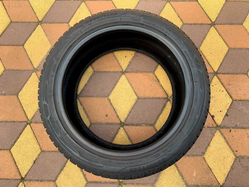 245/45 R18 100V XL GoodYear UltraGrip Performance+ / Зимові шини — фото 6