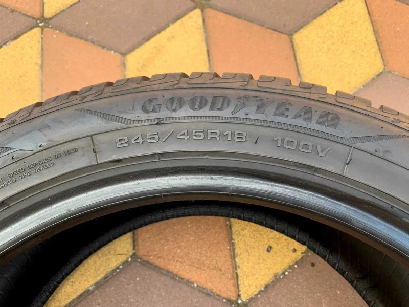 245/45 R18 100V XL GoodYear UltraGrip Performance+ / Зимові шини — фото 7