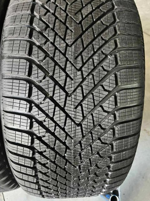 285/40/22 R22 Pirelli Scorpion Winter 2 4шт нові зима