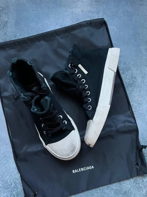 38р.25,3 см кеди Balenciaga
