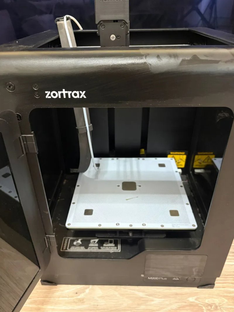 3D принтер Zortrax M200 Plus — фото 2