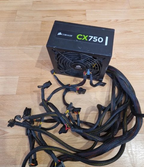 750w CORSAIR Якісний брендовий Блок живлення Стан гарний