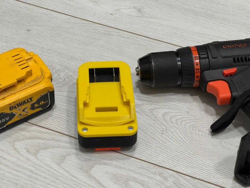 Адаптер перехідник з інструменту Dnipro m на акб Dewalt 3д друк — фото 7