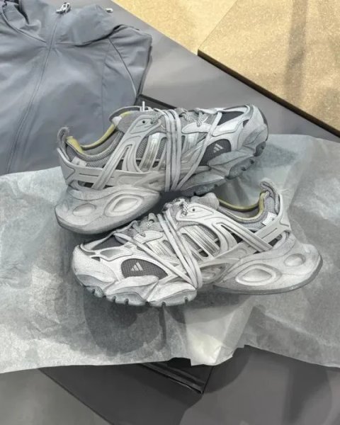 Adidas Vento XLG Deluxe Grey трендові кросівки адідас венто сірі