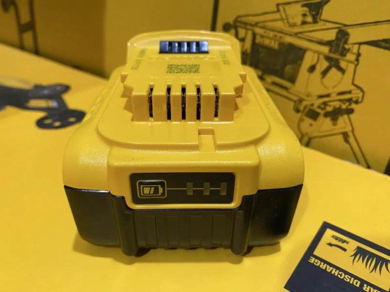 Аккумуляторная батарея DeWALT DCB184 18V  5Ач девальт  нові 2025 рік — фото 2