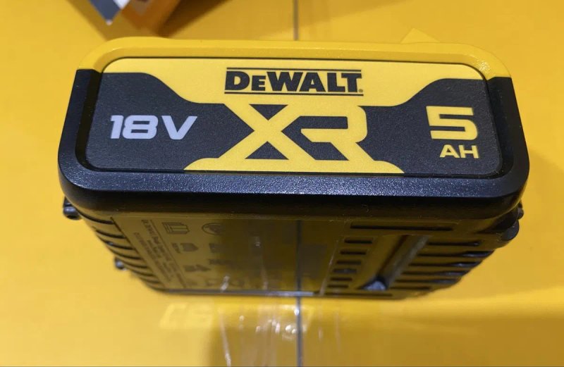Аккумуляторная батарея DeWALT DCB184 18V  5Ач девальт  нові 2025 рік — фото 3
