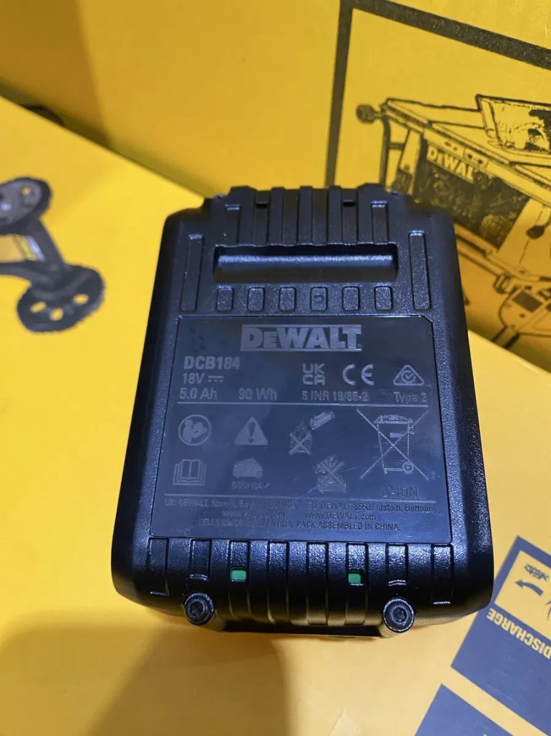 Аккумуляторная батарея DeWALT DCB184 18V  5Ач девальт  нові 2025 рік — фото 5