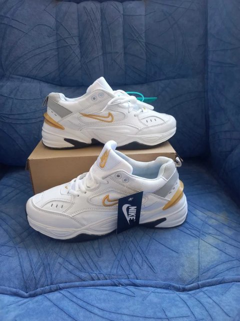 Акція кросівки жіночі демісезонні білі nike найк