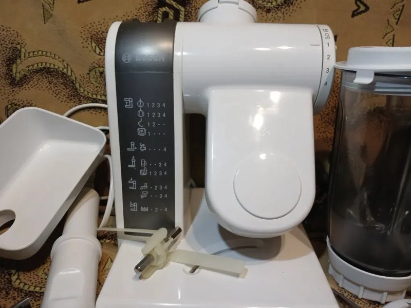 Акційний розпродаж Кухонний комбайн Bosch MUM 4855/05 600W — фото 3