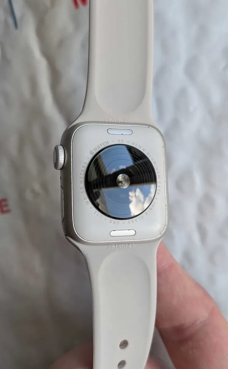 Актуальні справні iOS 26.6 акб 94 % Apple Watch SE 2 nd gen 40 mm Starlight — фото 2