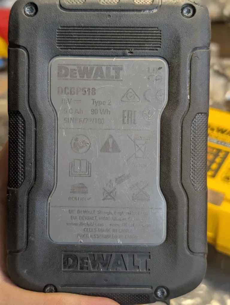 Акумулятор Dewalt powerstack 5ah 18v xr (20v max), DCBP520 (DCBP518) — фото 3