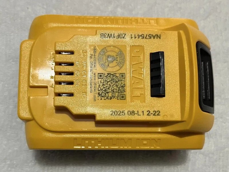 2025 Акумуляторна батарея DEWALT DCB205 (DCB184) Li-Ion 5Ah 18/20V MAX XR — фото 2