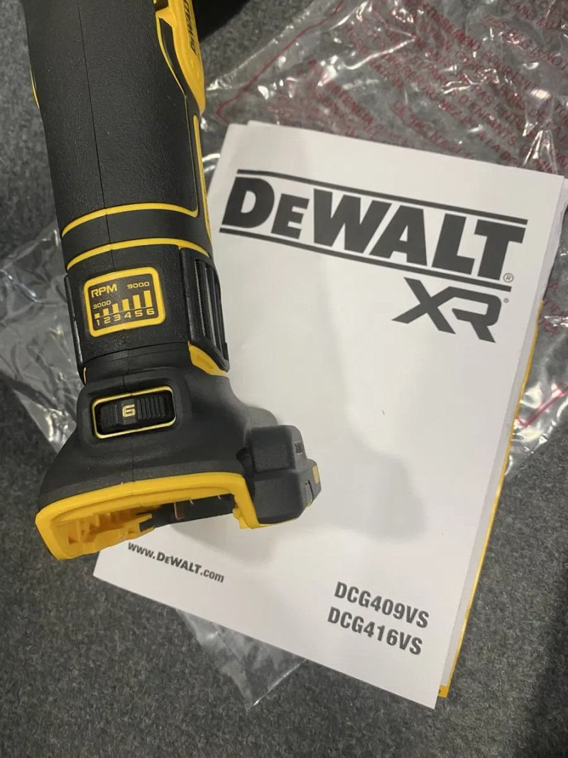 Акумуляторна кутова шліфувальна машина DeWALT DCG409VSNT девальт болга — фото 6