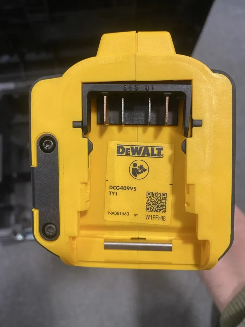 Акумуляторна кутова шліфувальна машина DeWALT DCG409VSNT девальт болга — фото 8