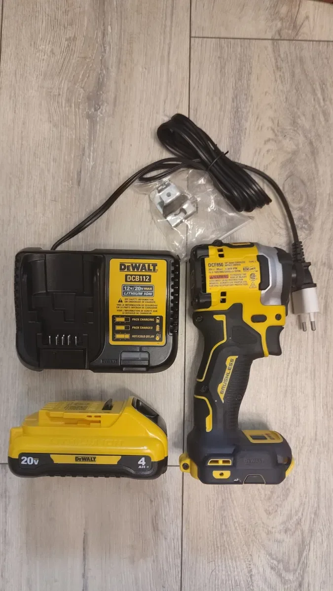 Акумуляторний безщітковий гайковерт DEWALT DCF850B ATOMIC 206Hm США — фото 3