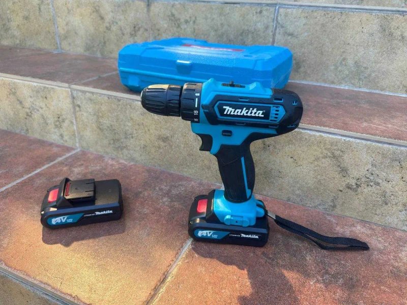 Акумуляторний шуруповерт Makita з DFR патроном та набором. Шурупокрут — фото 2