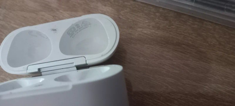 Apple AirPods (невидомая модель) — фото 2