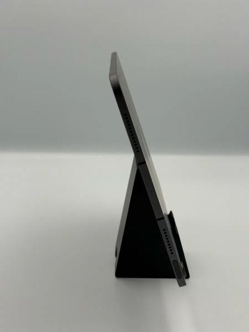 Apple iPad Air 5 M1 процесор 64 gb Space Gray WiFi  гарантія для навчання ігор, чудовий стан — фото 4