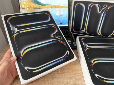 Apple iPad Pro 13 2025 Wi-Fi + Cellular 256GB Space Black (ME7W4) нові запаковані