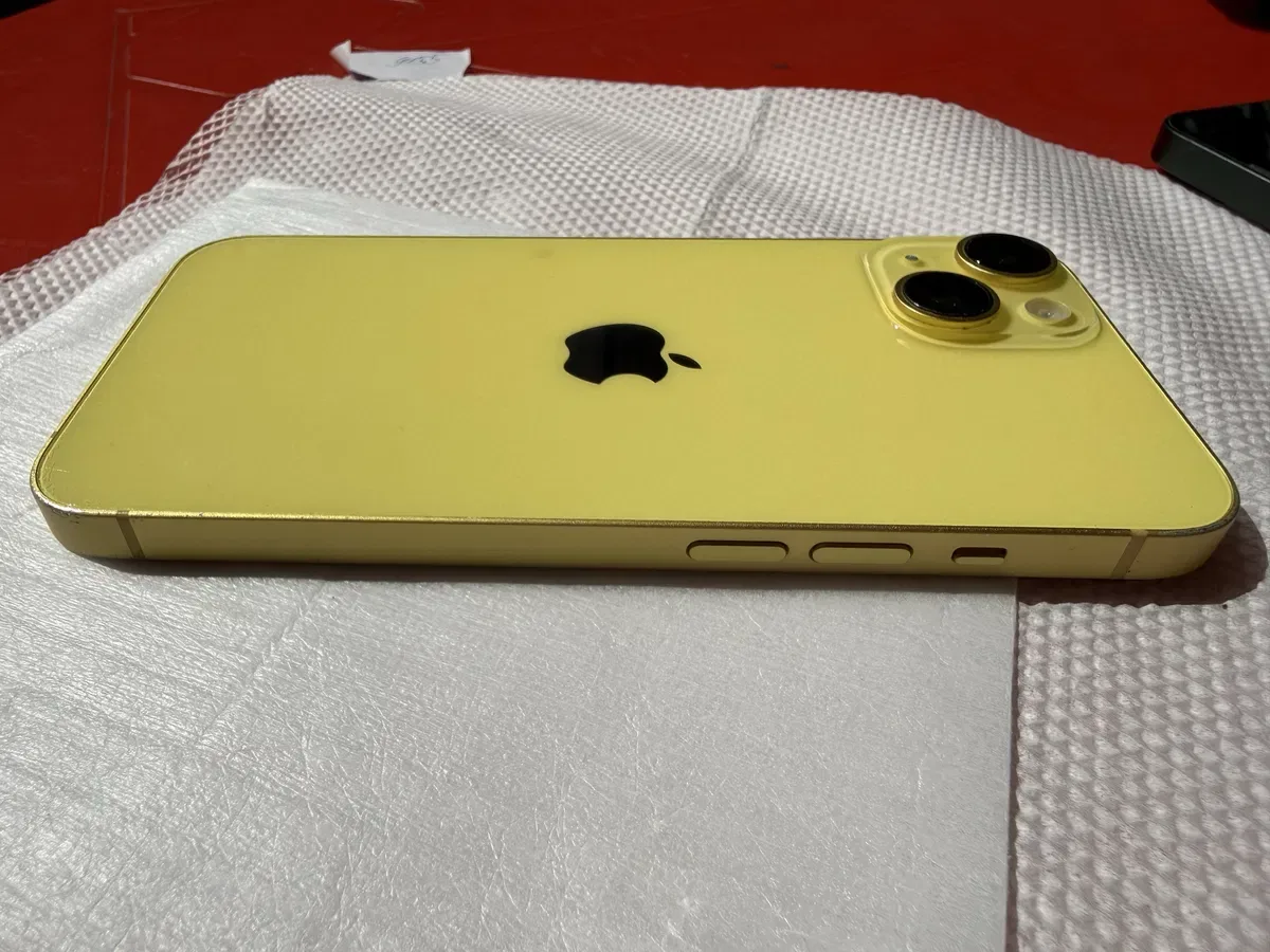 Купити Apple iphone 14 256gb yellow від продавця - 15 490 грн