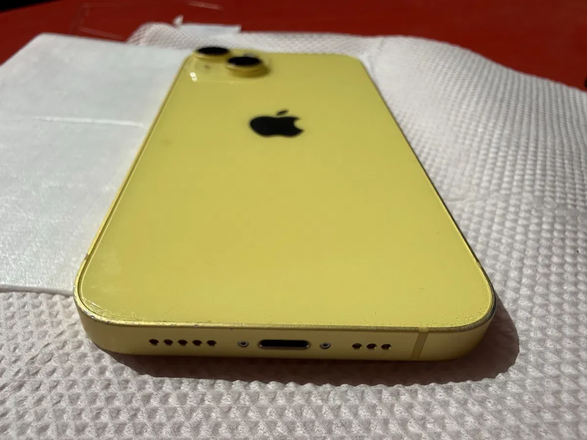 Купити Apple iphone 14 256gb yellow від продавця - 15 490 грн