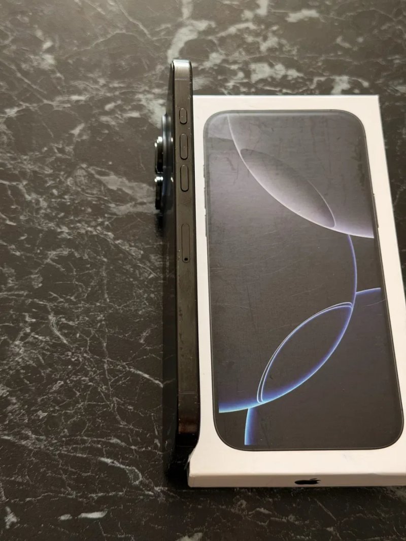 Apple iPhone 16 Pro Max 256Gb Black Titanium Neverlock — фото 3