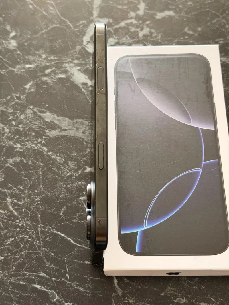 Apple iPhone 16 Pro Max 256Gb Black Titanium Neverlock — фото 6