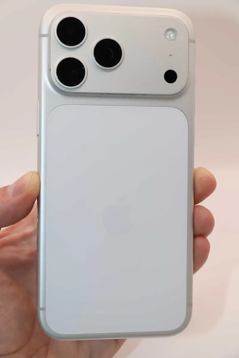 Apple iPhone 17 Pro Max 1TB Silver, стан НОВОГО! Neverlock ! АКБ 100%! Фізична Сім! — фото 2
