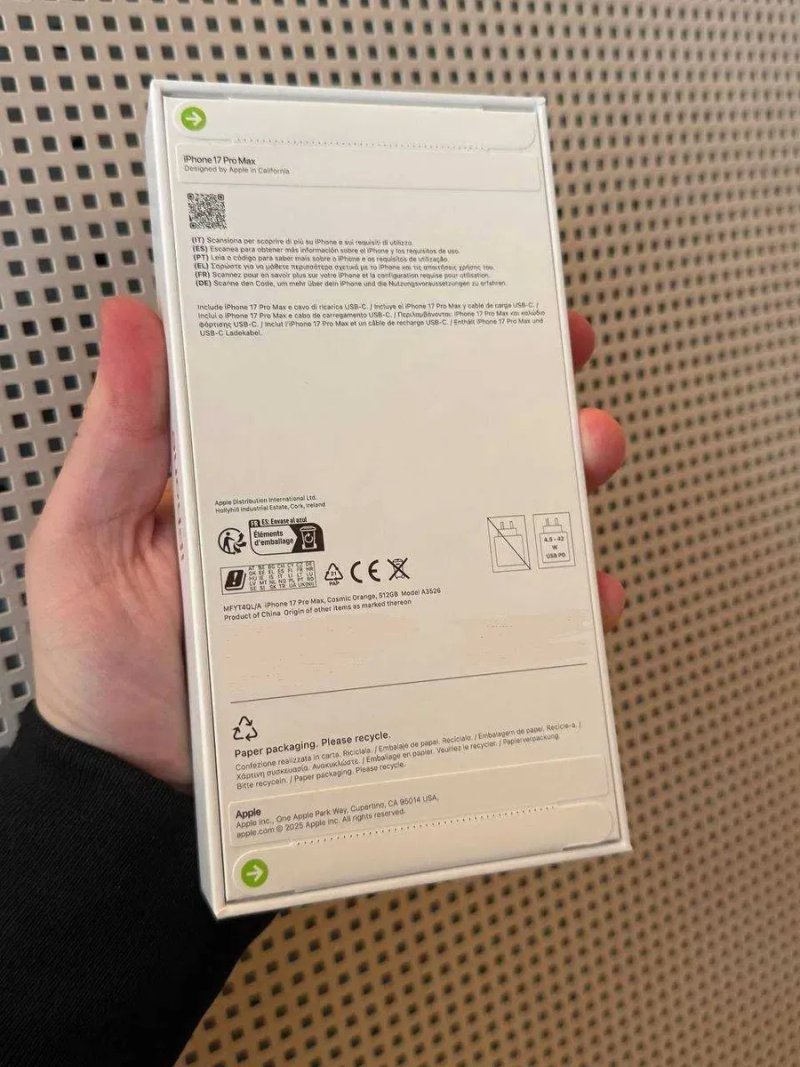 Apple iPhone 17 Pro Max 256 gb Cosmic Orange — фото 3