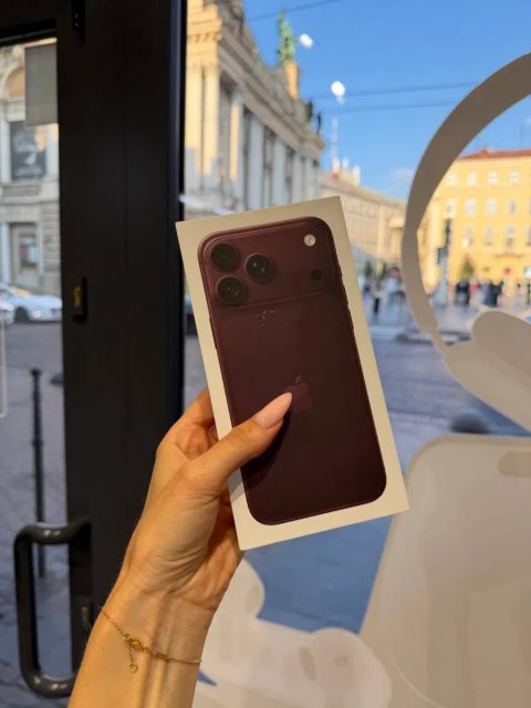 Apple iPhone 18 Pro Max 1TB. (Burgundy)