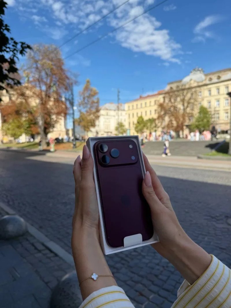 Apple iPhone 18 Pro Max 1TB. (Burgundy) — фото 3
