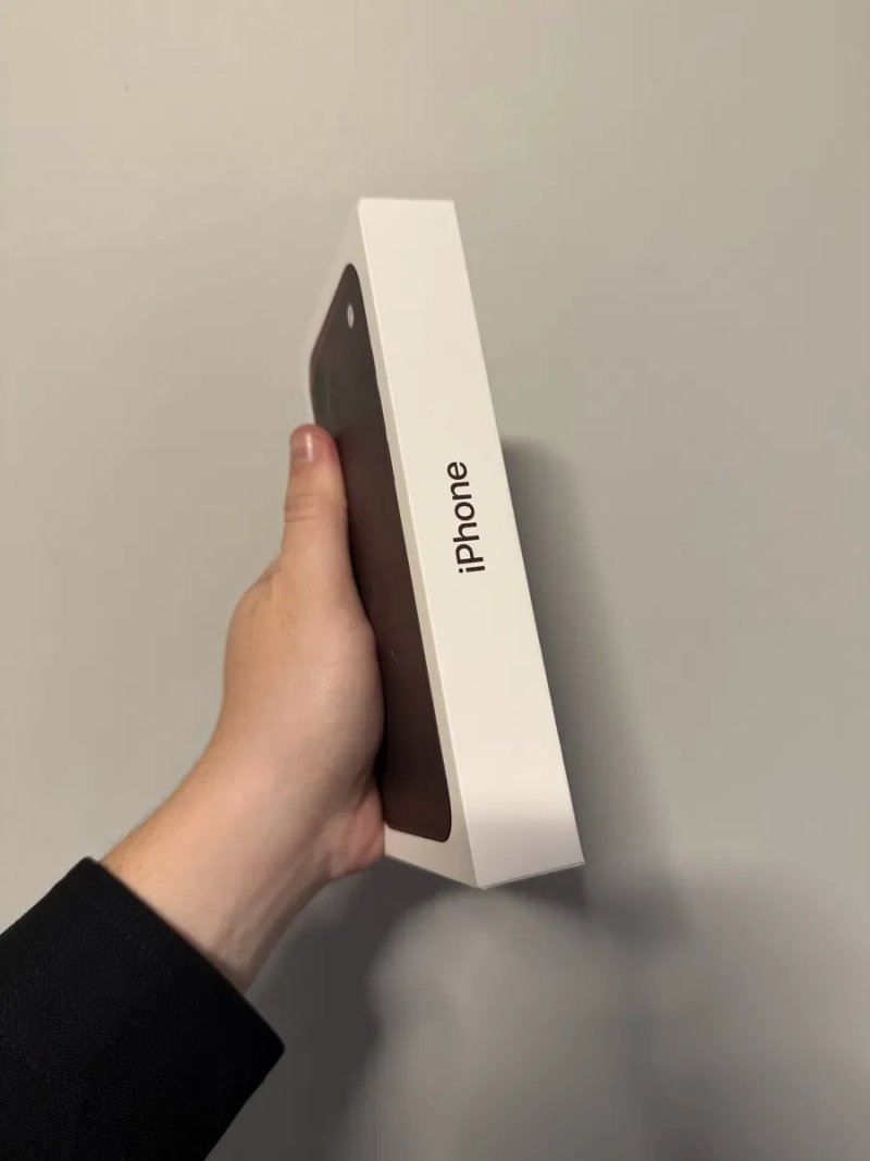 Apple iPhone 18 Pro Max 256Gb. ( Burgundy ) — фото 2