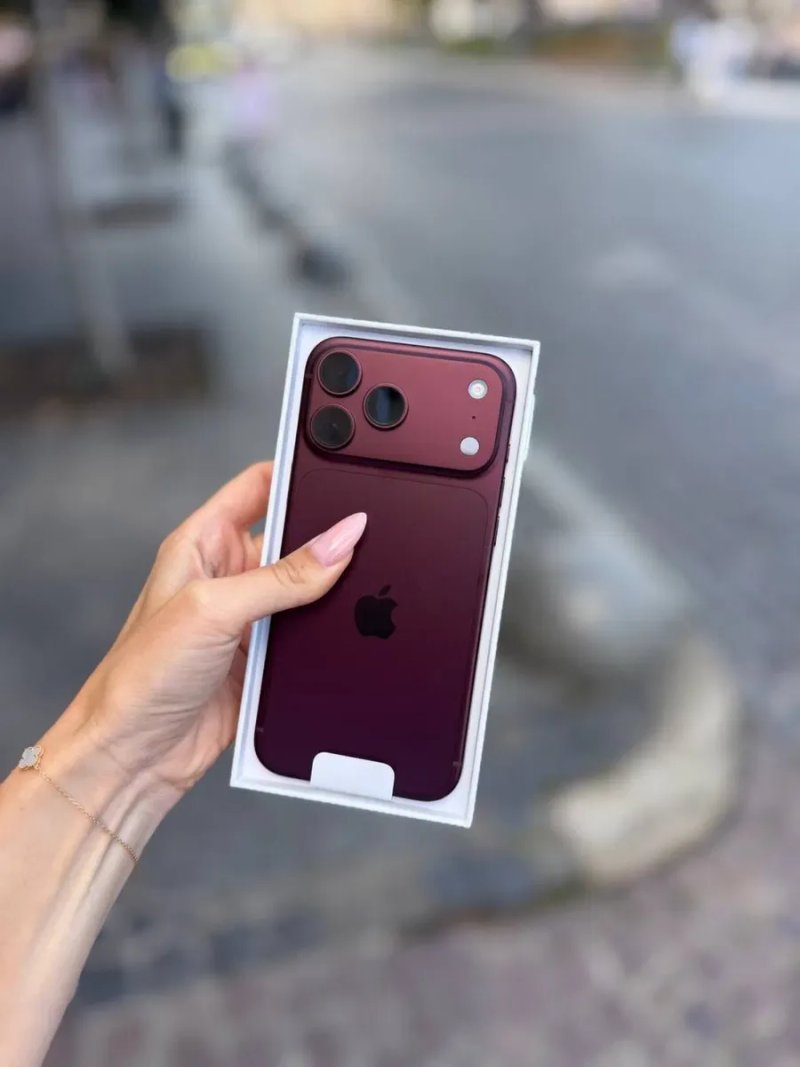 Apple iPhone 18 Pro Max 256Gb. ( Burgundy ) — фото 3