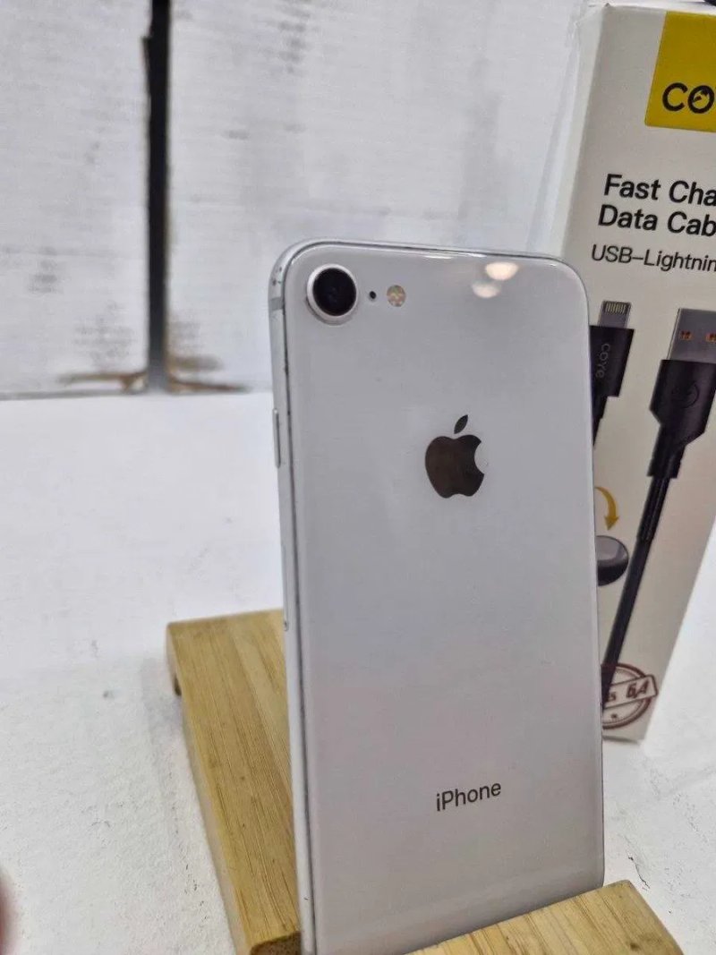 Apple iPhone 8 64GB смартфон  | Батарея НОВА | Хороший стан — фото 3