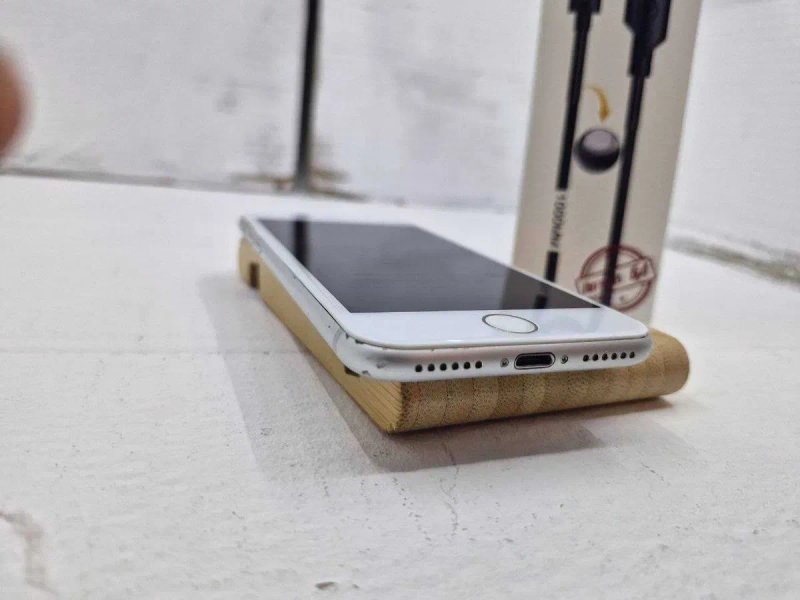 Apple iPhone 8 64GB смартфон  | Батарея НОВА | Хороший стан — фото 6