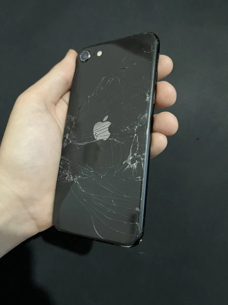Apple iPhone SE 2 2020 3/64 [82%] — фото 2