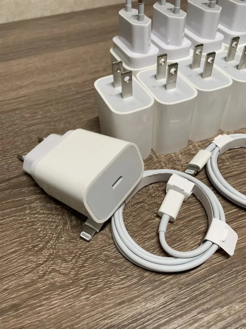 Apple USB-C 20w A2305 зарядка для Iphone Оригінальний блок живлення — фото 2