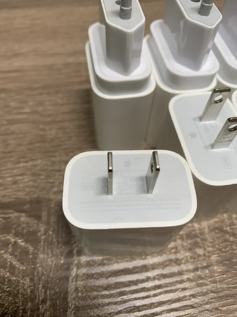 Apple USB-C 20w A2305 зарядка для Iphone Оригінальний блок живлення — фото 5