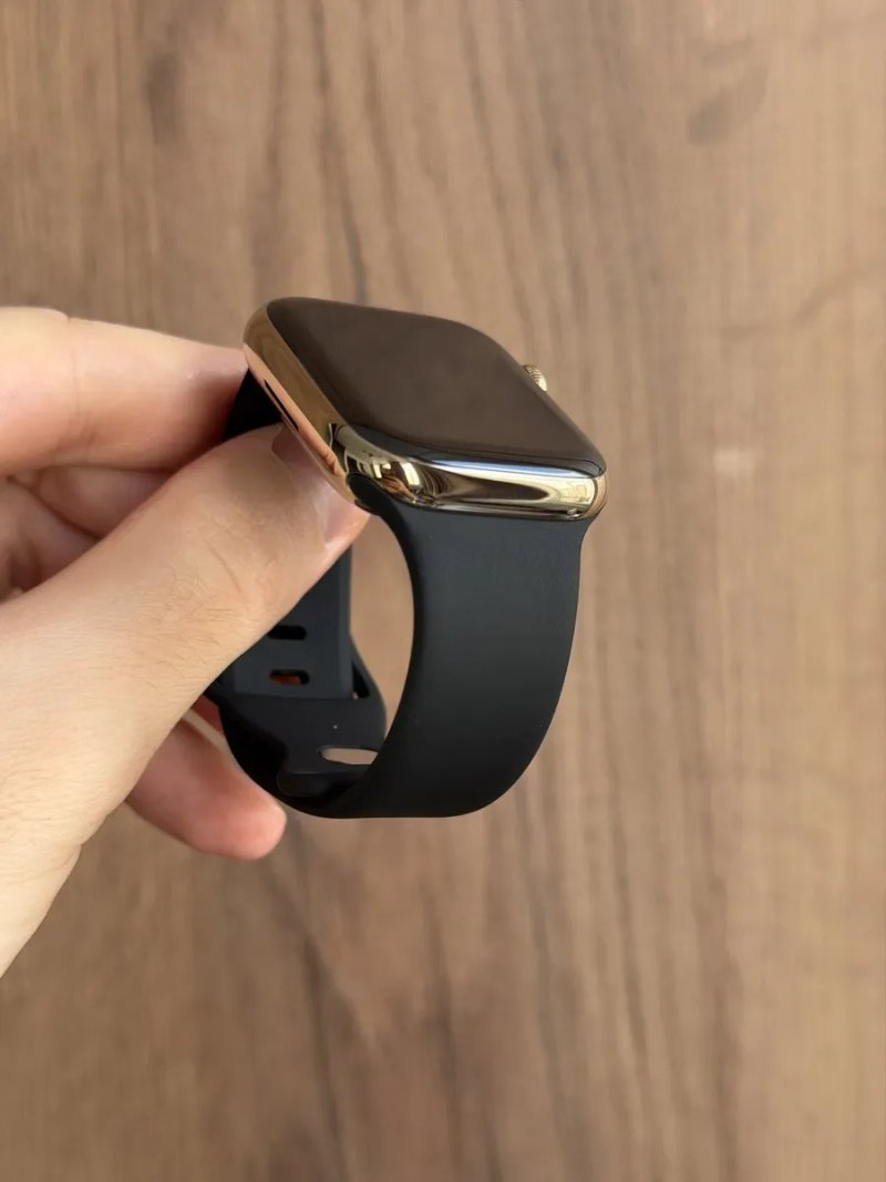 Apple Watch 9 45mm Gold Stainless Steel — фото 4