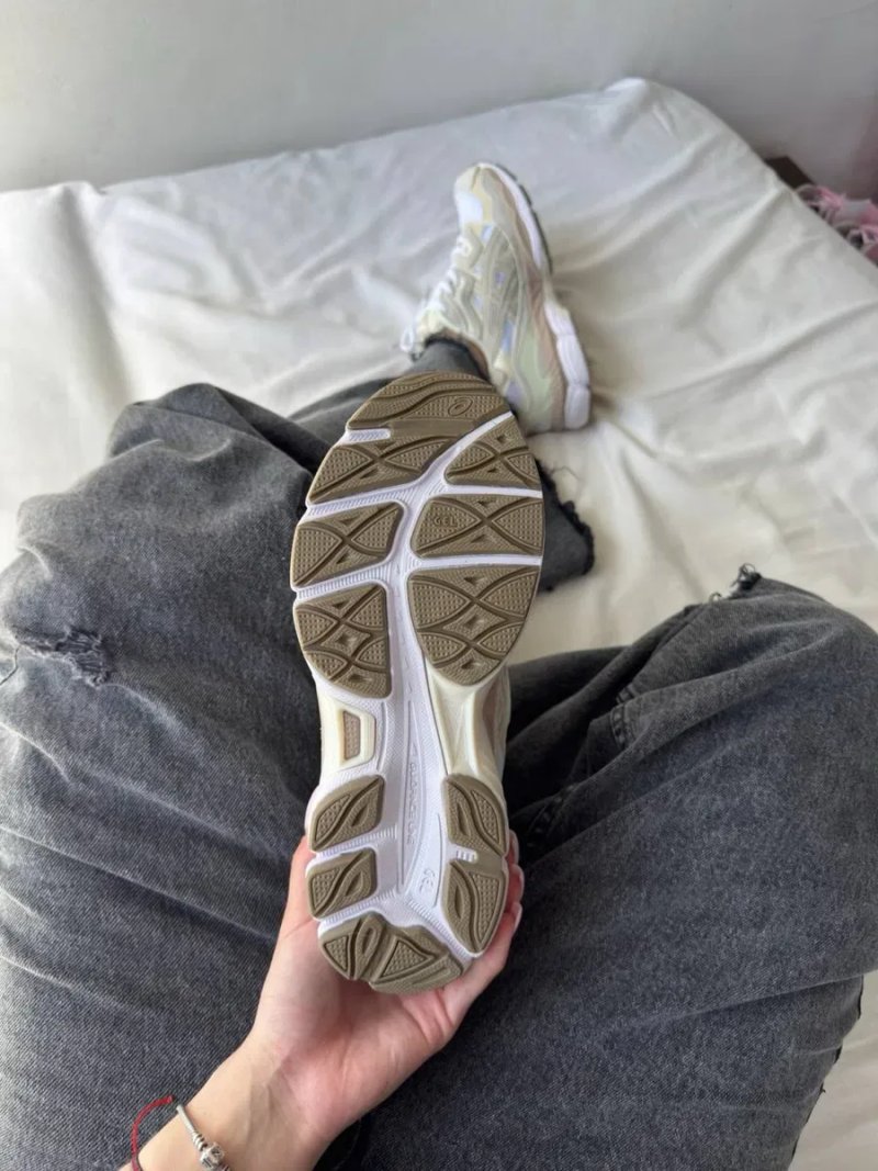 Asics Gel-Nyc Beige трендові жіночі кросівки асікс гель нюк — фото 8