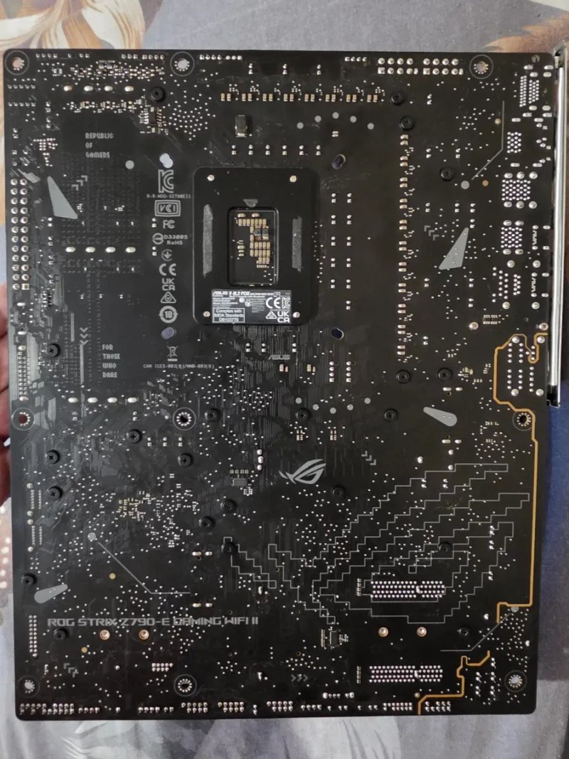 Asus Striz Z790-E Gaming WiFi II — фото 2