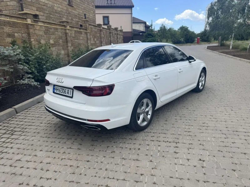 Audi a4 автомат в белом цвете 2019 г 2.0 бензин ауди а4 обмен на теслу — фото 4